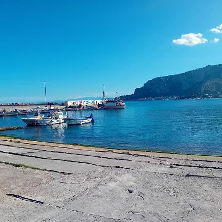 Beach House Mondello Eksteriør billede
